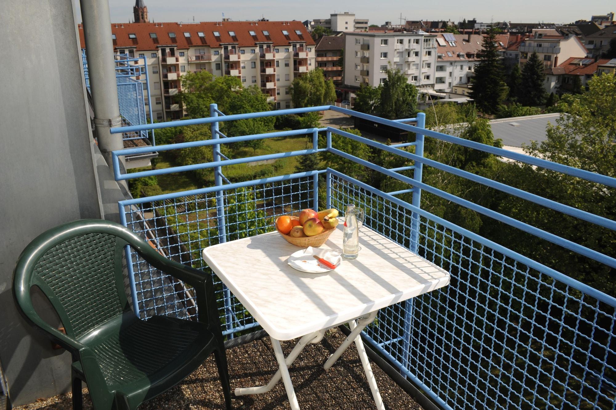 Acora Karlsruhe Zentrum Living The City - Apartments Kültér fotó